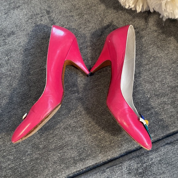 Vintage pink pumps with beautiful flowers on the toe - Picture 3 of 7